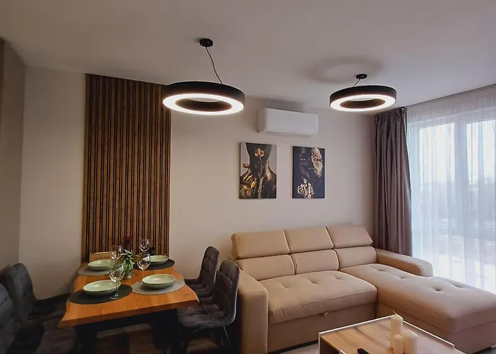 Your In With Free Private Parking Apartment *