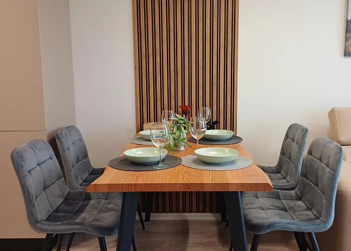 Your In With Free Private Parking Apartment *