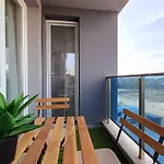 Your In With Free Private Parking Апартаменты *